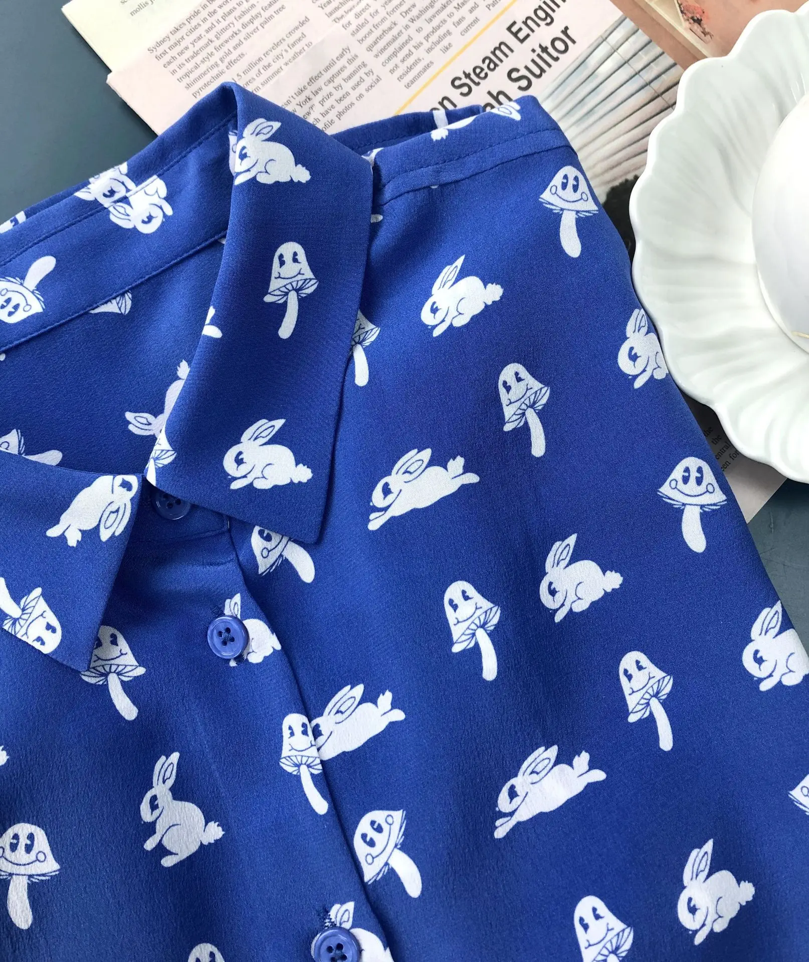 Женская рубашка с милым белым кроликом и грибом шелковая длинными рукавами