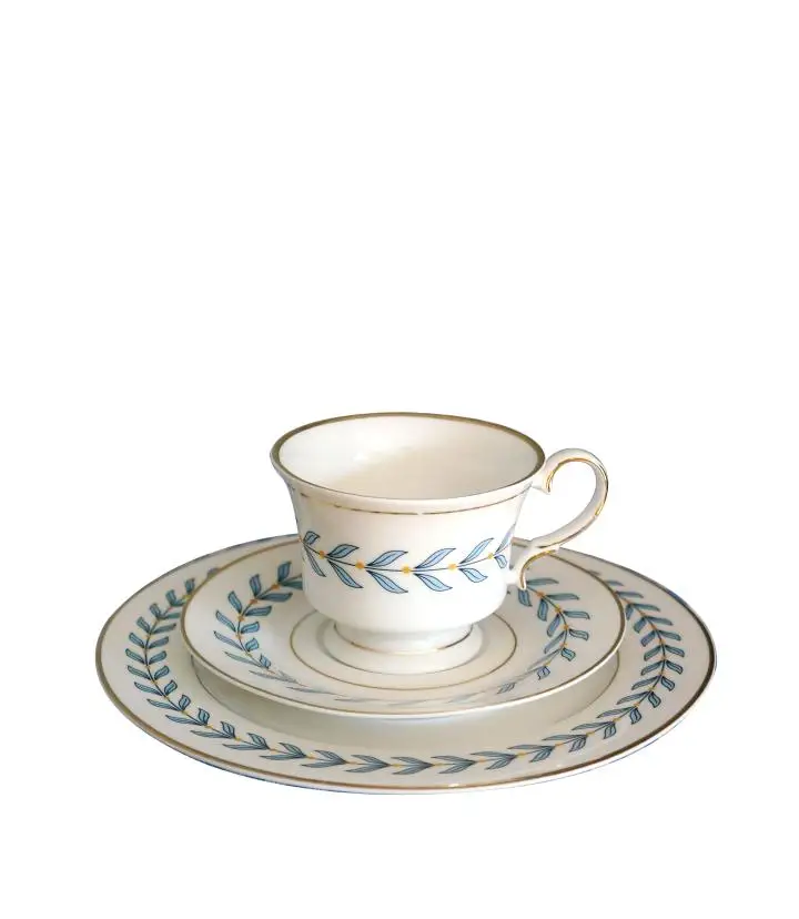 Милый фарфоровый набор кофейных чашек с ручкой блюдца золотые чайные чашки