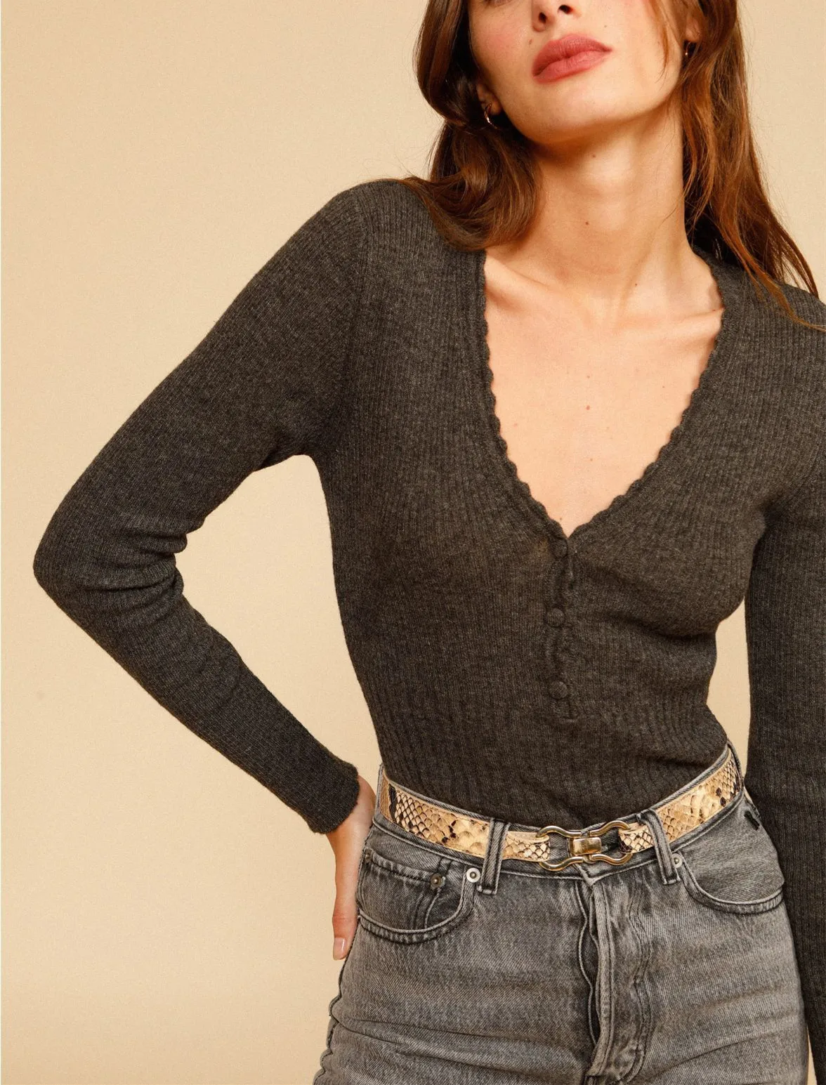 

Wavy Trim V-neck Women Knit Slim Sweater 2021 Autumn Winter Lady Long-Sleeved Knitwear Bottoming Pullover Top Front With Buttons