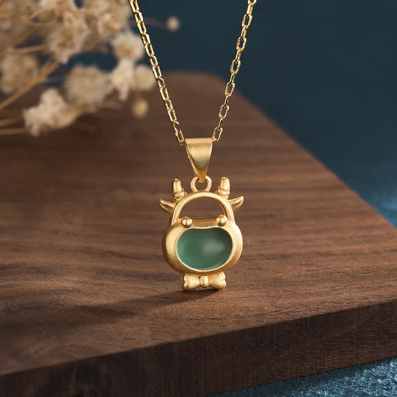 

2021 New Chinese Retro Style Light Luxury Ancient Law Gold Zodiac Cattle Classic Pendant Women's Necklace Jewelry Gift