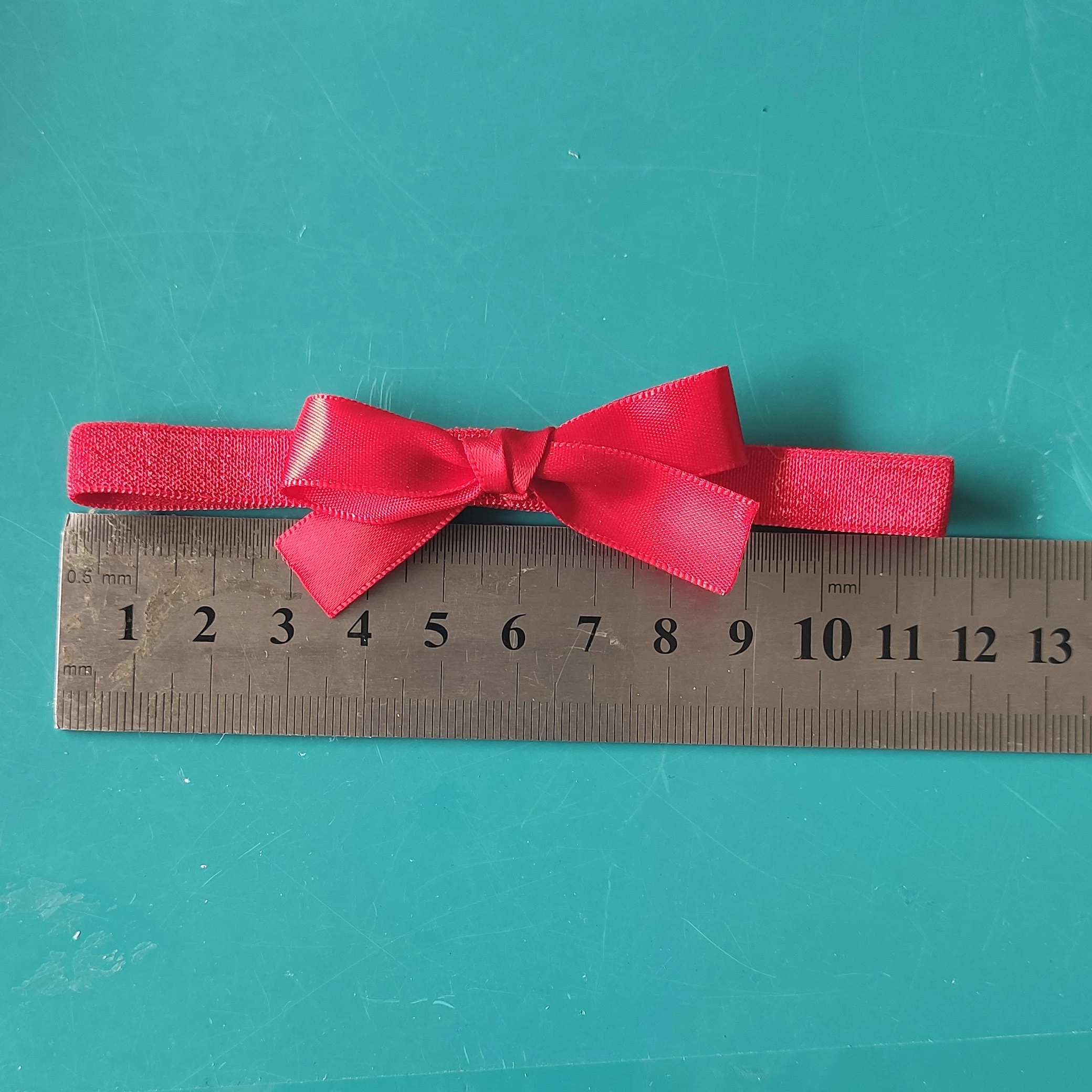 

Link for price difference. 400pcs bow with elastic band