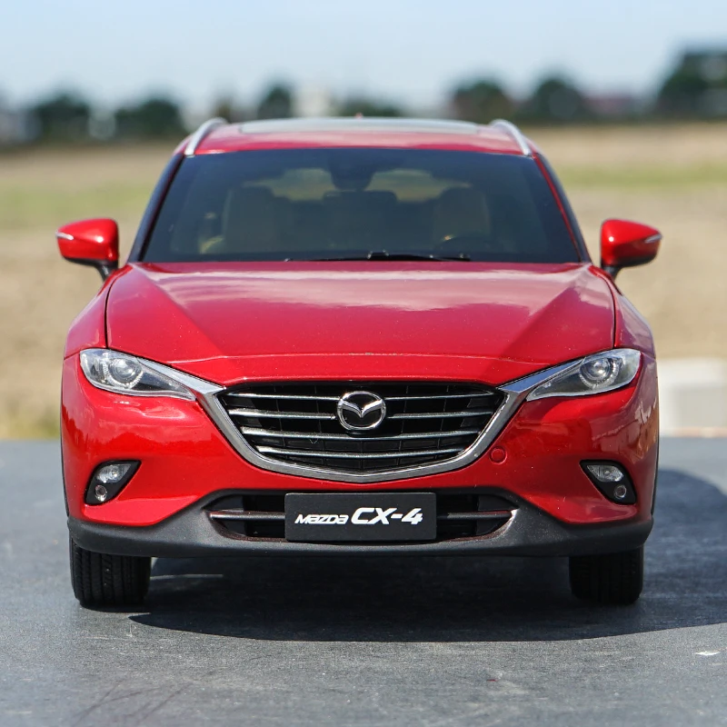 Оригинальный авторизованный подлинный сплав 1/18 Mazda CX 4 красный литье под