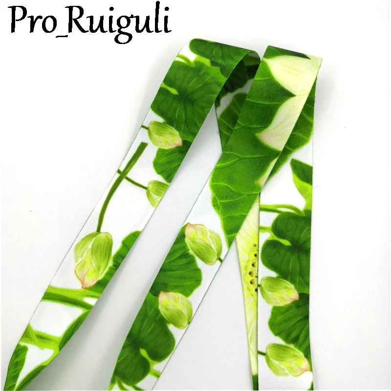 Кувшинки с цветочным принтом в винтажном стиле со смешными героями из