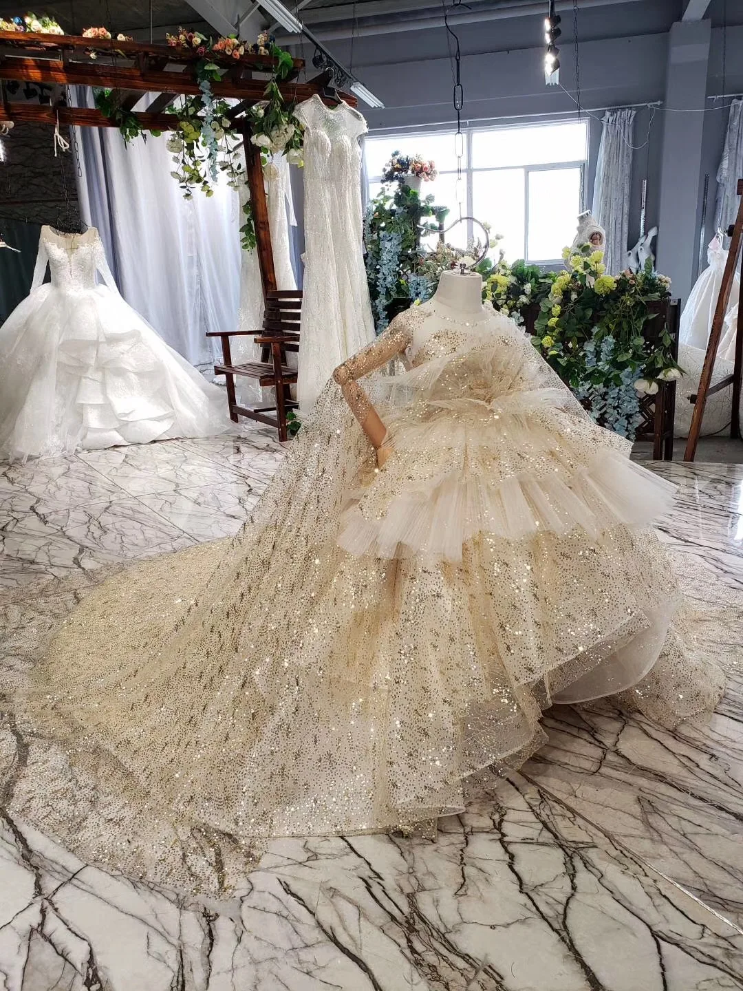 Новые платья для первого причастия девочек с цветочным узором и бантом Бальные