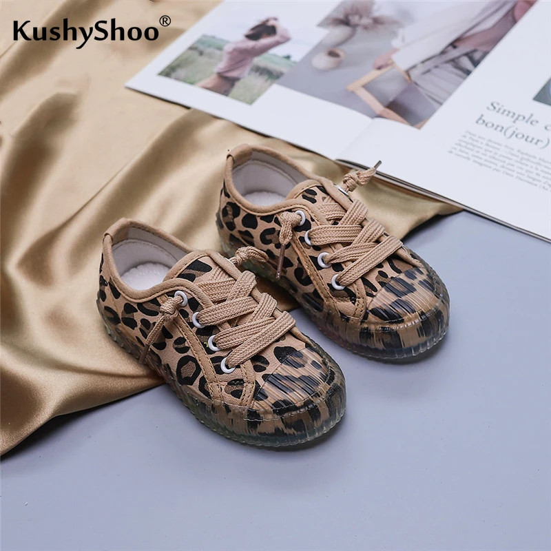 Кроссовки KushyShoo детские без шнуровки универсальные леопардовые с радужной