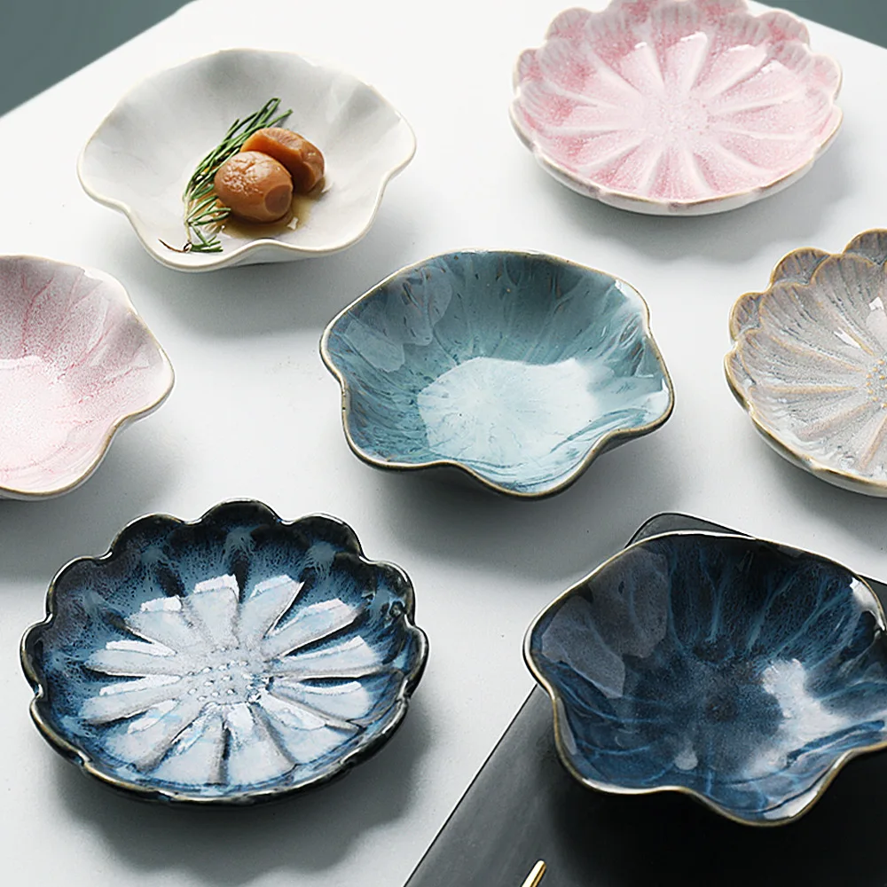 

4.5 Inches Ceramic Flower Shape Seasoning Dish Mini Snacks Bowl Soy Sauce Vinegar Mustard Sauce Dish for Restaurant Household