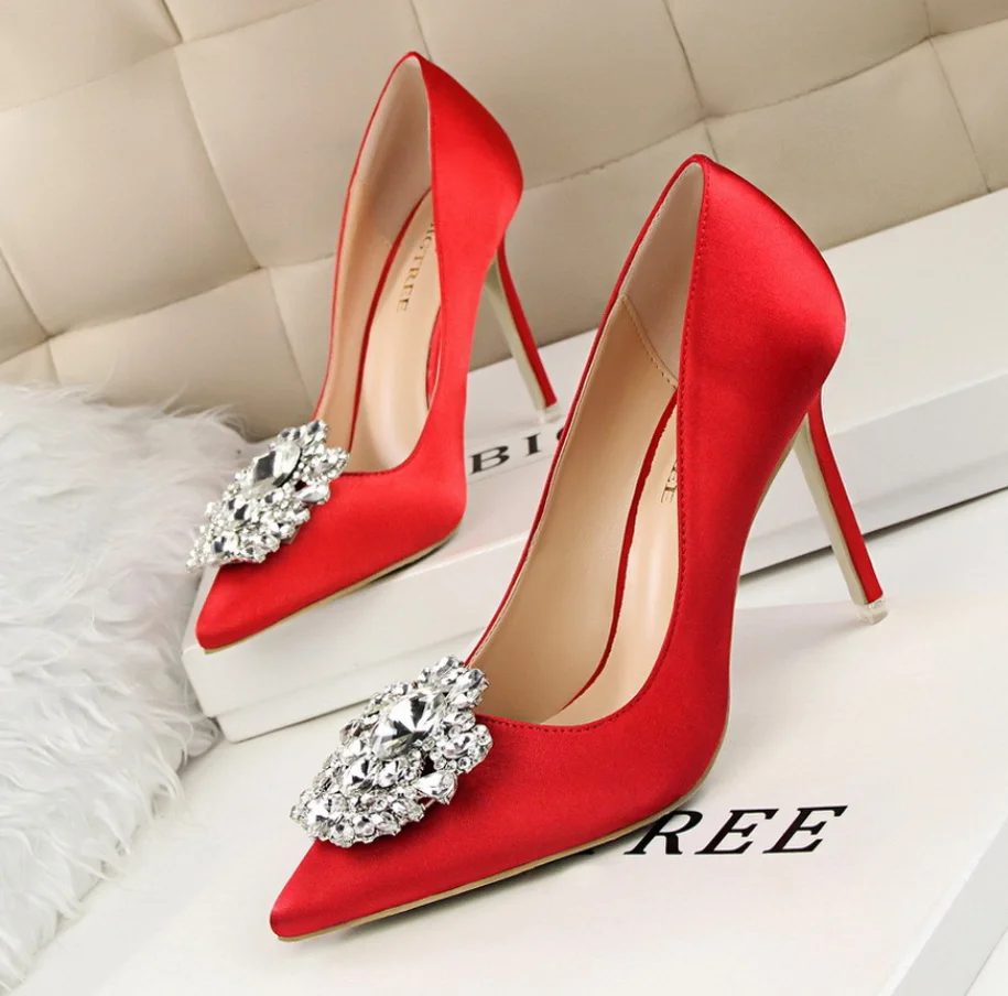 

Wedding Shoes Spring Pump Elegant Heels Women Buckle Rhinestone Silk Satin High Shoes Crystal Heeled Sexy Pointed Ladies Shoes