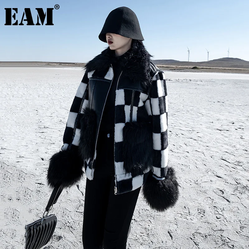 

[EAM] Свободная куртка из искусственной кожи с узором в клеточку, Женская куртка с отворотом и длинным рукавом, модное зимнее пальто 2022 1DE4632
