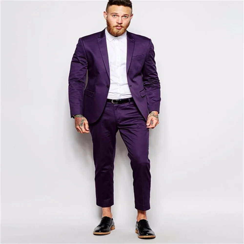 

Новинка 2021, высококачественный фиолетовый мужской костюм с острым отворотом, красивое официальное платье на заказ, модный смокинг, облегаю...