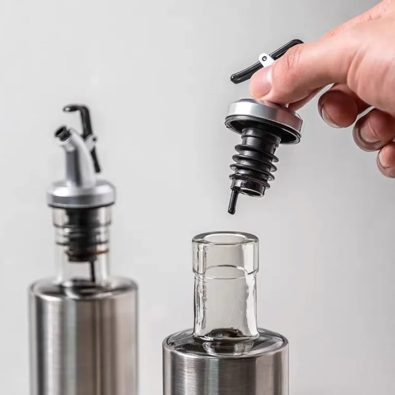 

Leak-Proof Oil Pot Soy Sauce Bottle Vinegar Bottles Set Small Spray kitchen Seasoning Kitchen Stainless Steel household