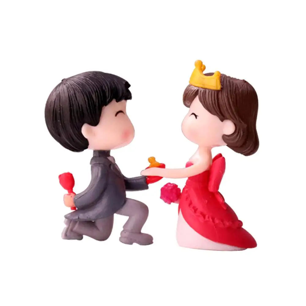 

Miniature Craft Mini Ornament Miniature Statues Lovers Resin Exquisite Cartoon Emulation Fairy Garden Figurine Micro Landscape