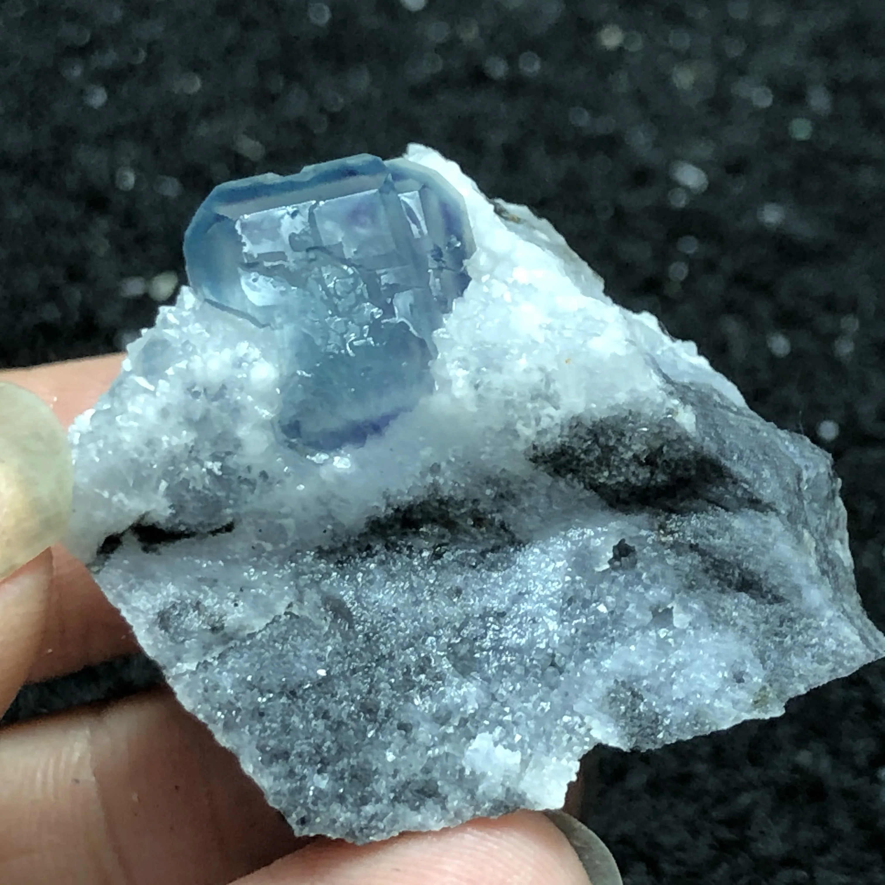

22.5g natural blue-green fluorite mineral ring vein healing teaching specimen stone decoration collection ornaments
