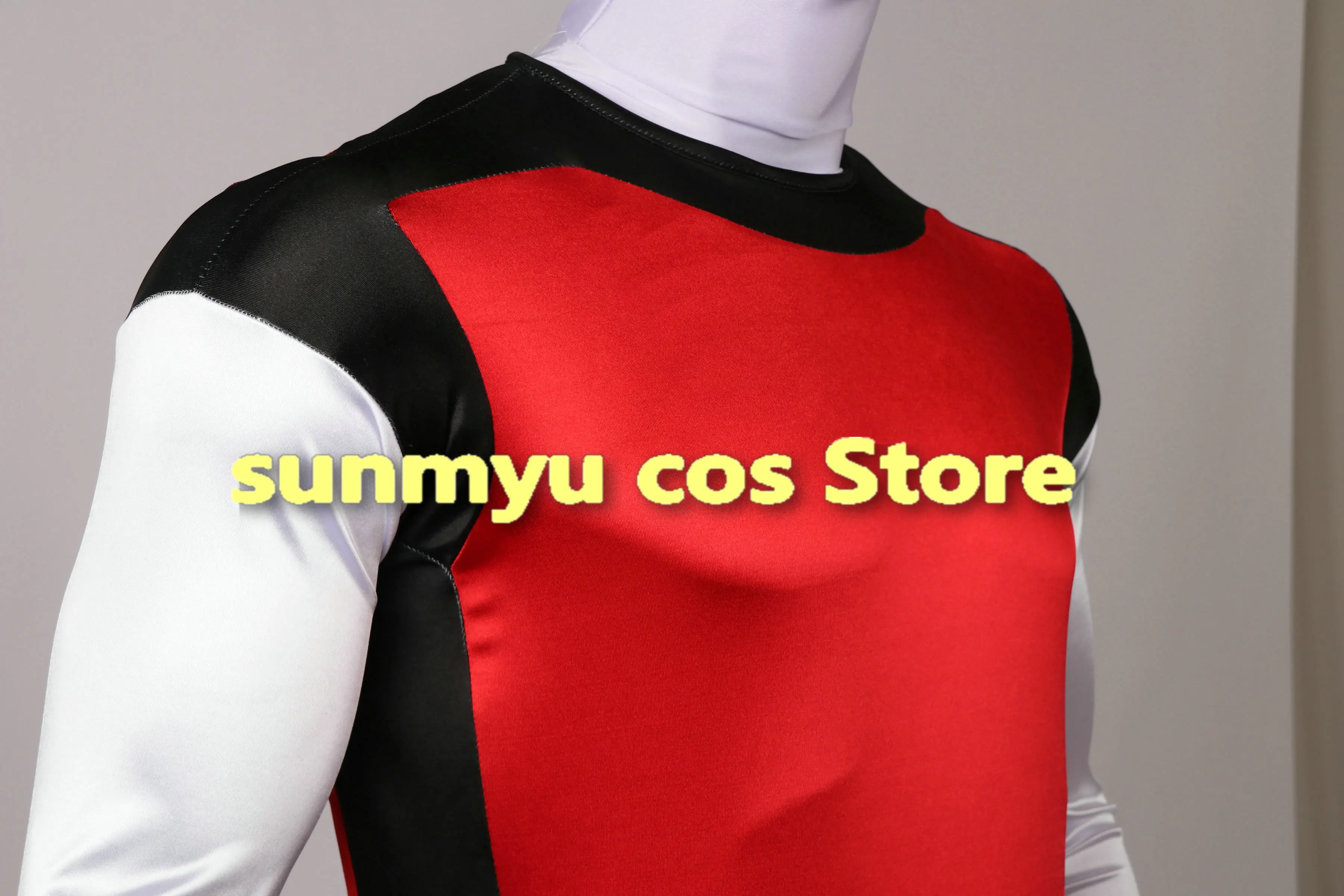 Красное боди с капюшоном для косплея