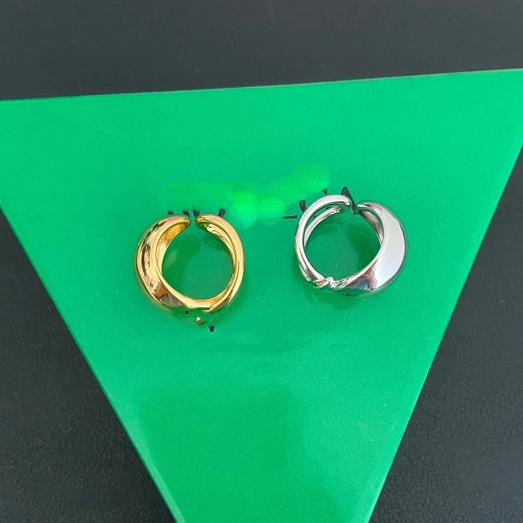 

Brass opening simple European and American wind stars street ring opening tone