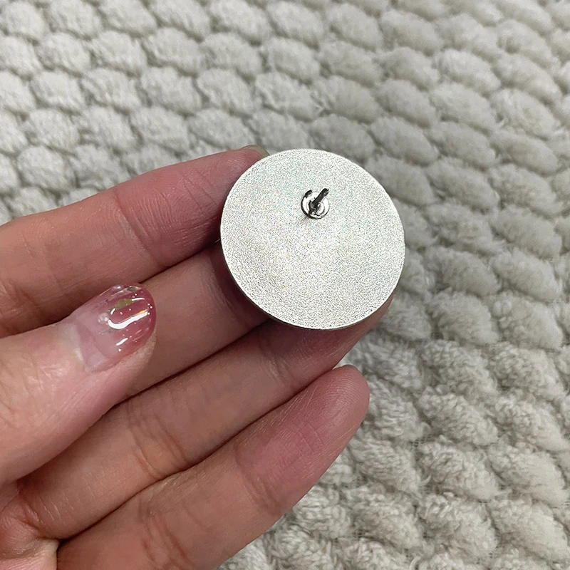 Эмалированная заколка Эмили в темной готике