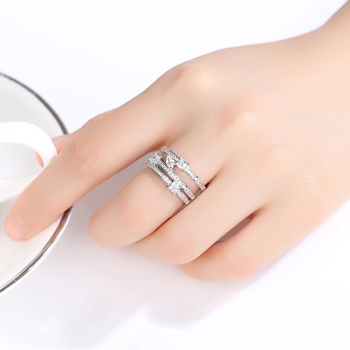 LUOTEEMI трехслойное регулируемое кольцо для женщин Свадебная вечеринка выложенное