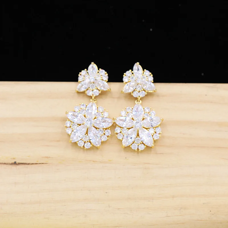 Серьги с подвесками из 18-каратного золота ювелирные украшения кисточками