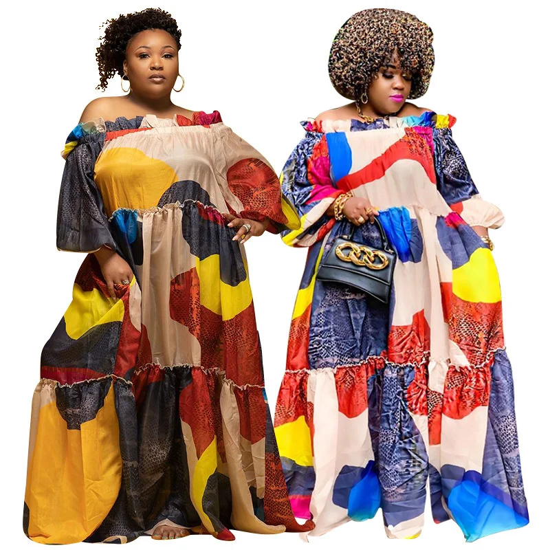 

Женское платье-макси с коротким рукавом, открытыми плечами и принтом