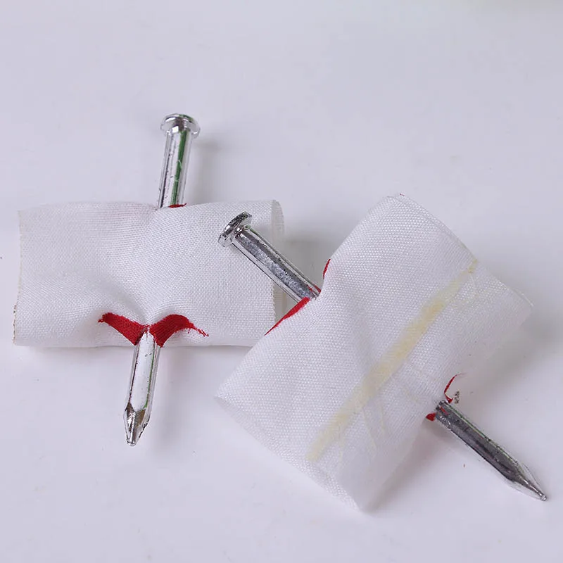 

2Pcs Fool Toys Blood Prank Magic Prop Joke Fake Nail Through Finger Magic Funny Gadgets Magic Trick