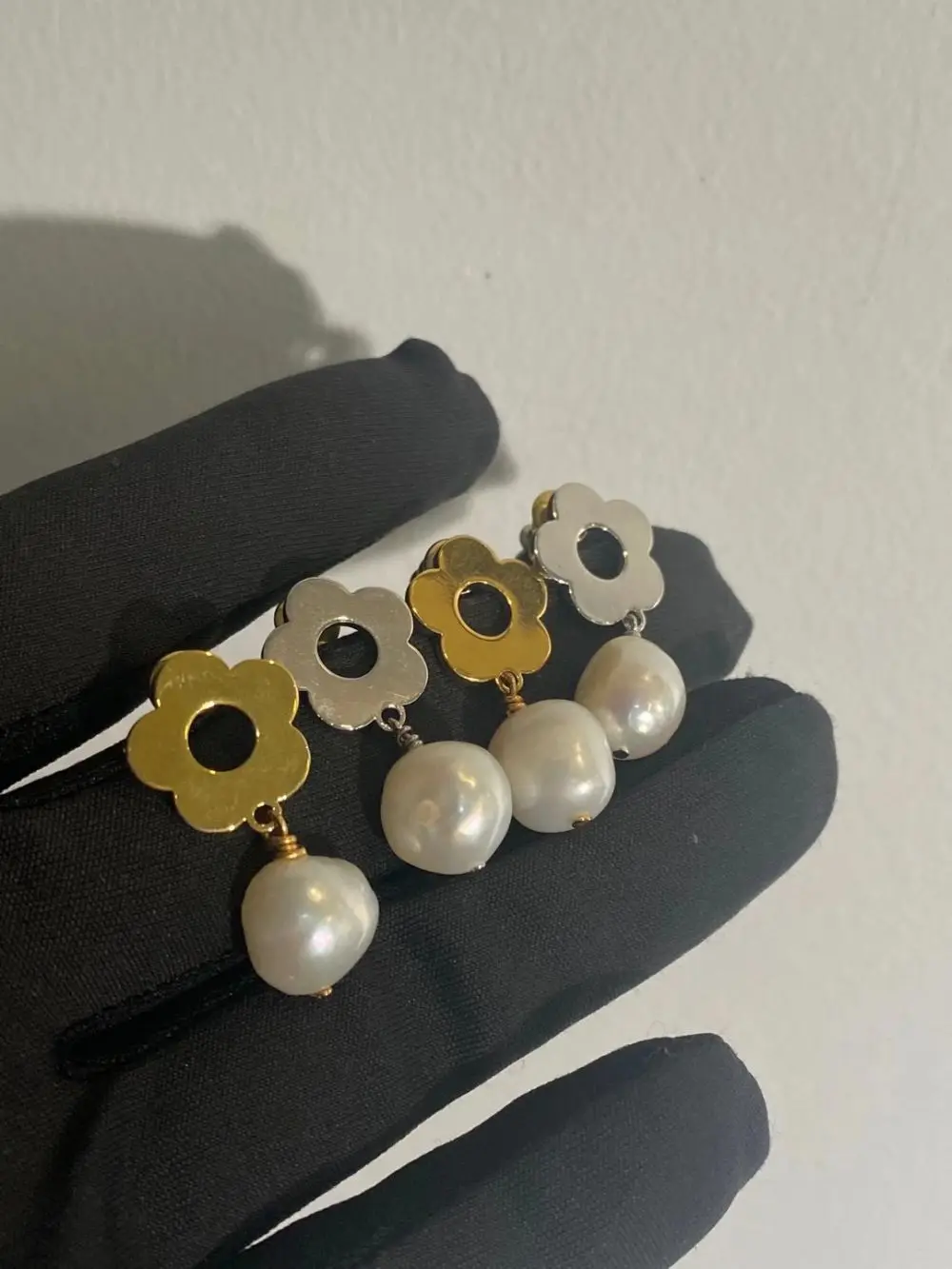 

Rispada EH30244 natural pearl flower drop earrings