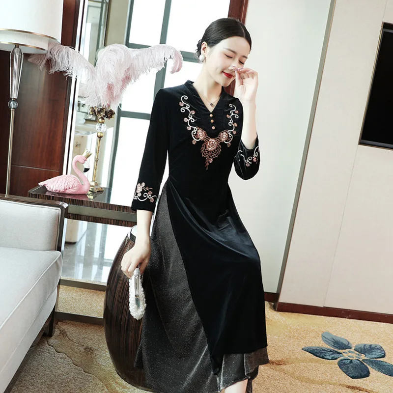 

Dress 2021 Velvet Autumn Elegant 1950s Style Dresses Vintage Party Women V-Neck Lurex Embroidery 3/4 Sleeve Mid-Calf Dress XXL