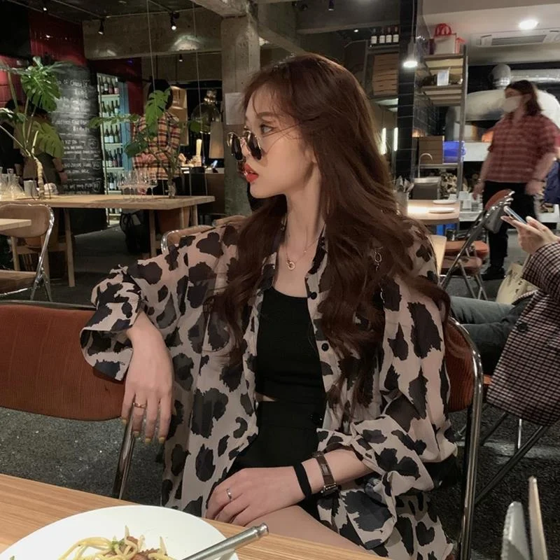 

Блузка женская оверсайз с длинным рукавом, шифоновая винтажная тонкая Солнцезащитная рубашка с леопардовым принтом в стиле Харадзюку, улич...