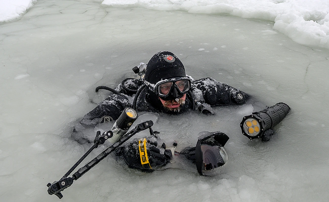 СУПЕ Видеофонарь Scubalamp V6K 12000 Люмен Водонепроницаемость на глубину 100 метров, подводное плавание, подводная фотография, Угол освещения 120.