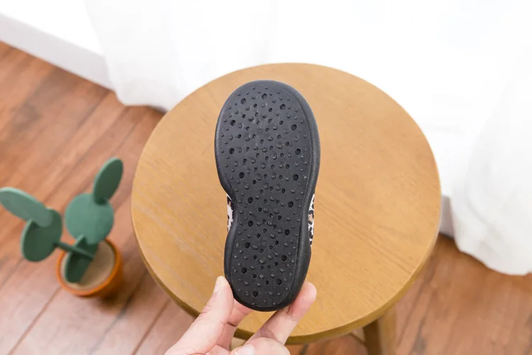 

Fashion Leopard Mesh Breathable Baby Floor Socks for 1-2 Years Old Toddler Boys Girls Foot Socks First Walkers Idoor Shoes