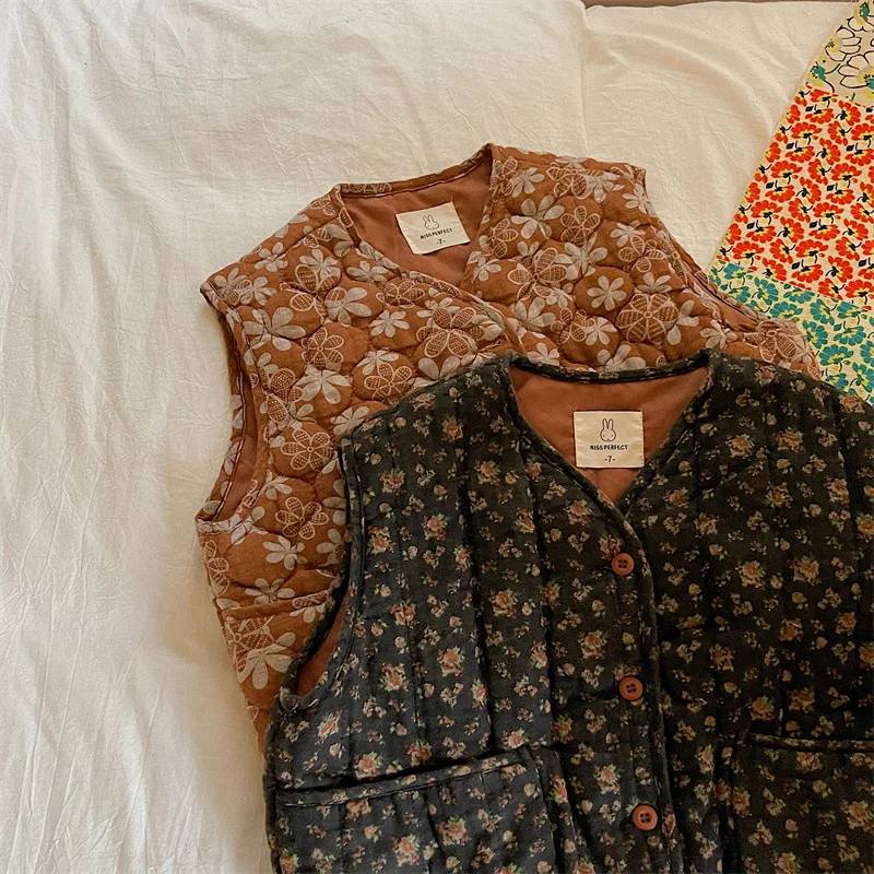 Жилет детский хлопковый без рукавов с цветочным принтом осень 2021 | Детская одежда