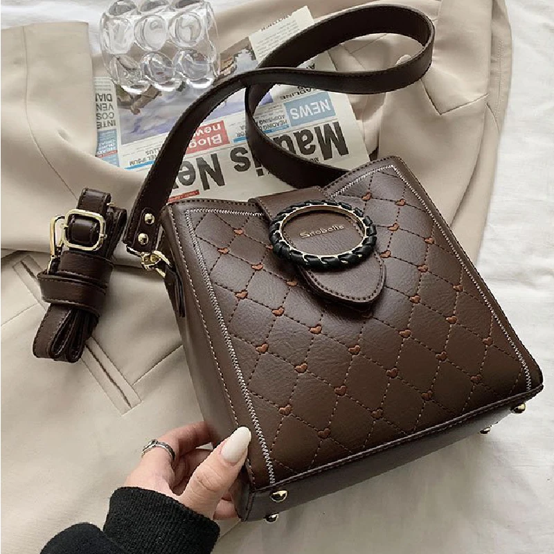 

Luxury Women Shoulder Bags Brand Designers Femal Tote Bags Vintage Leather Fashion Lady Shiny Girl Bags Party Makeup Bags Purse