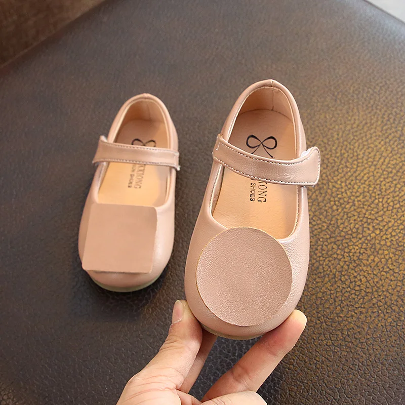 Детские кожаные туфли однотонная повседневная обувь на мягкой подошве для
