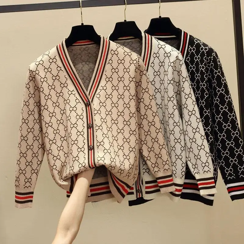

Spring and autumn new loose V-neck rhombic knitted cardigan for women