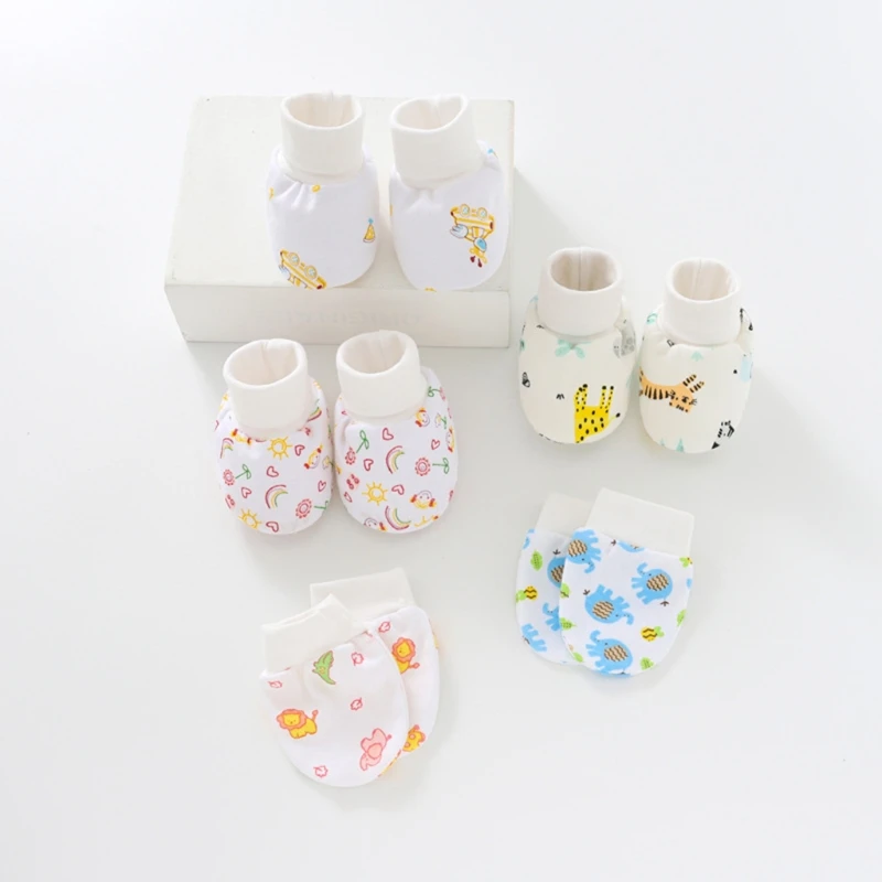 

Baby Cartoon Anti-scratch Gloves Hat Foot Cover Set Handguard Cotton Mittens Beanie Cap Socks Kit for Infant Newborn