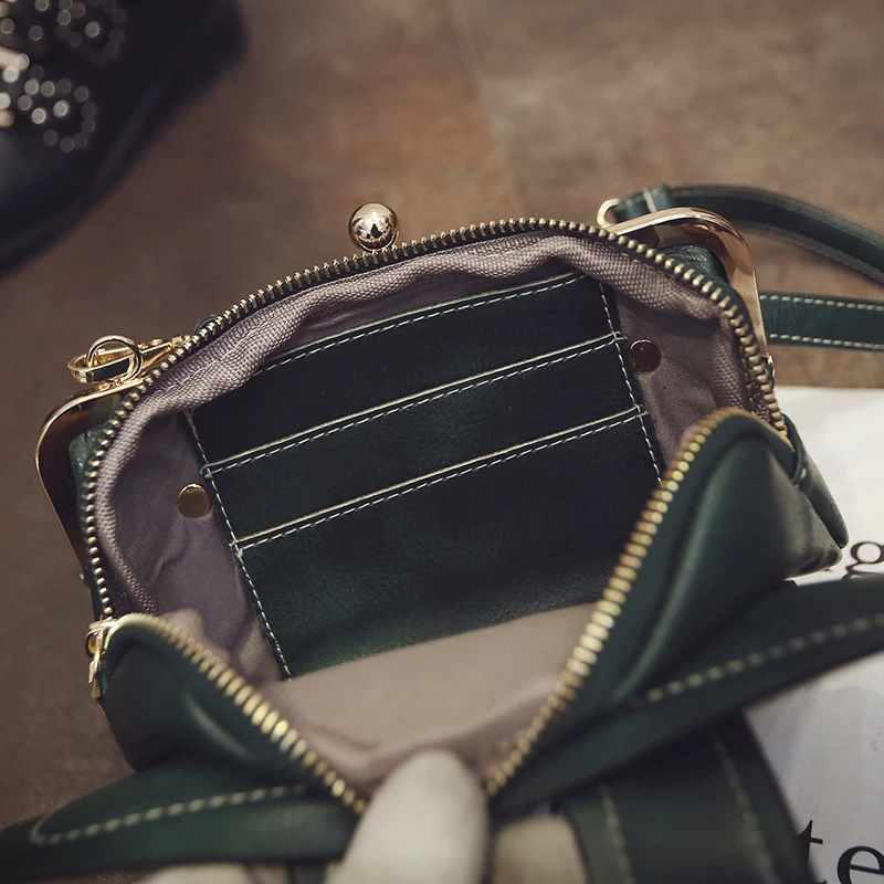 

European style 2020 Fashion New Handbags Quality PU leather Women bag Retro Lady Hand bag Rivet Shoulder Female Messenger bag