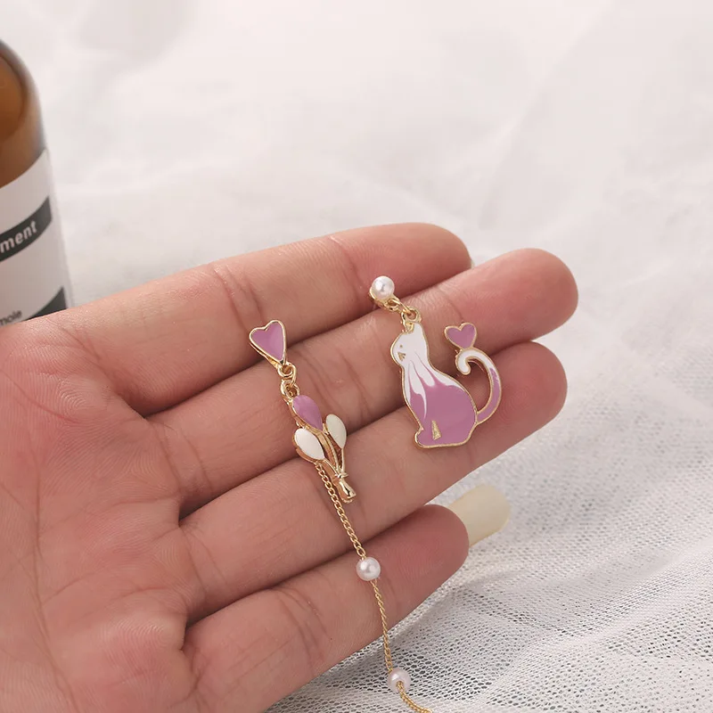 

New Asymmetric Sweet Girl Heart Cat Love Earrings Long Balloon Pearl Earrings Lovely Gift for Valentine's Day on February 14