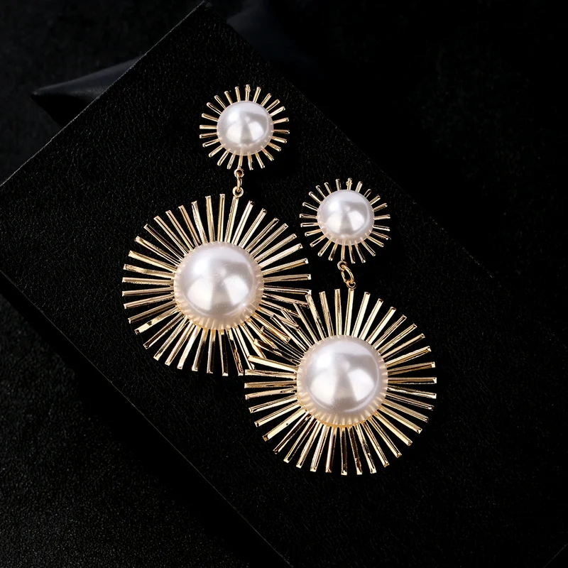 Женские крупные серьги подвески Sindlan большие с жемчужинами и цветком эффектные