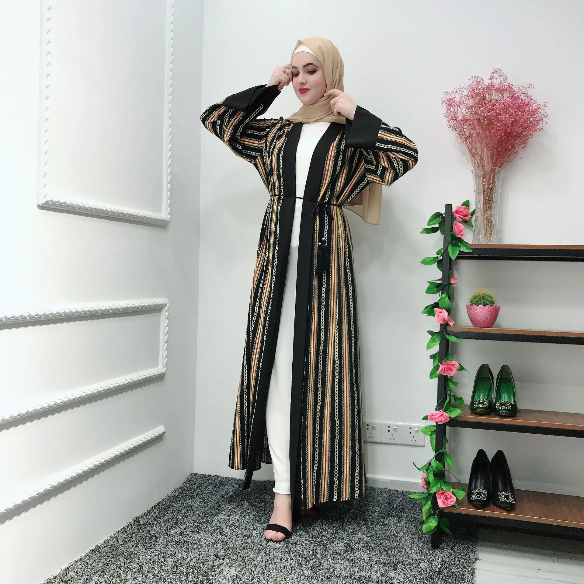 Женское мусульманское платье с поясом элегантное кружевное в полоску турецком