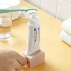 Пластиковый держатель-органайзер для зубной пасты