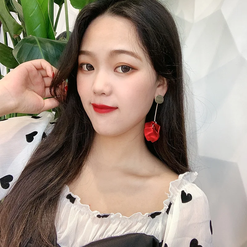 Женские корейские серьги с красной розой золотистые металлические медные