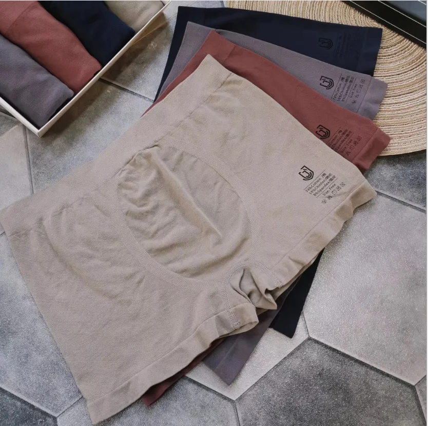 

4 PCS High Grade Moisture Pure Cotton Breathable Traceless Sexy Midwaist Boxer Shorts For Men Gift Boyfriend Free Shipping