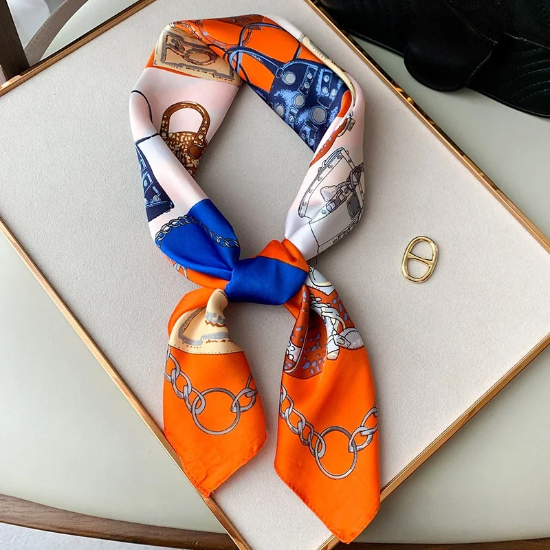 

2022 Korean Print Square Kerchief Popular Four Seasons Chain Shawls Luxury New 70X70CM Headcloth Fashion Sunscreen Silk Scarves