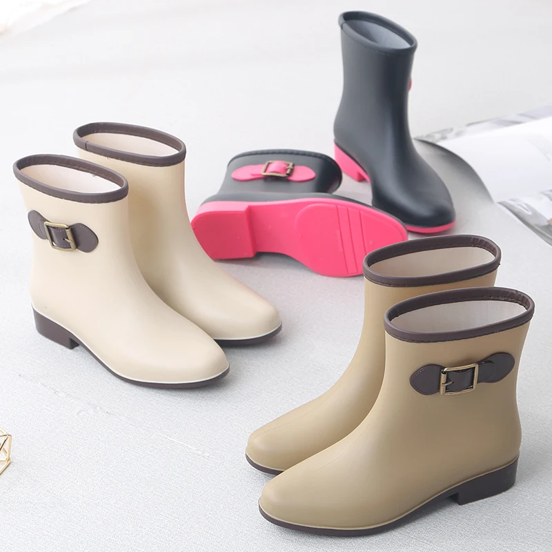 Autumn and winter rain shoes women's medium tube water shoes fashion short tube rain boots antiskid flat bottom plastic Plush ov