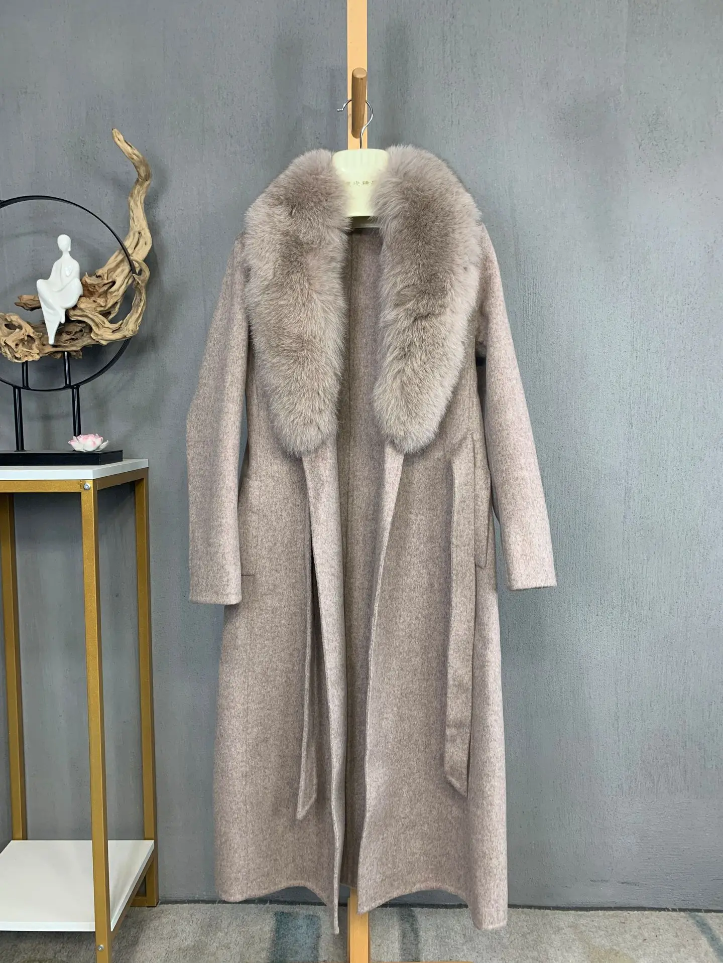 

New Arrival 2023 Autumn Winter Female Long Wool Blends Overcoat With Luxury Huge Fox Fur Collar real fur woolen coats