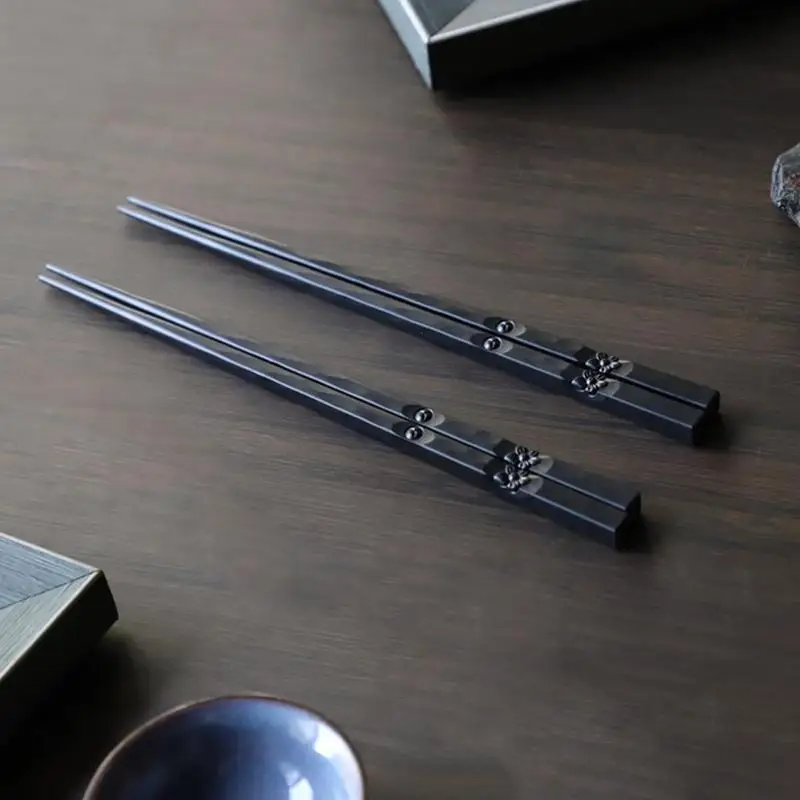 

1Pair Japanese chopsticks Alloy Non-Slip Sushi Food Sticks Reusable Gift Chop sticks Chopsticks Chinese P5G8