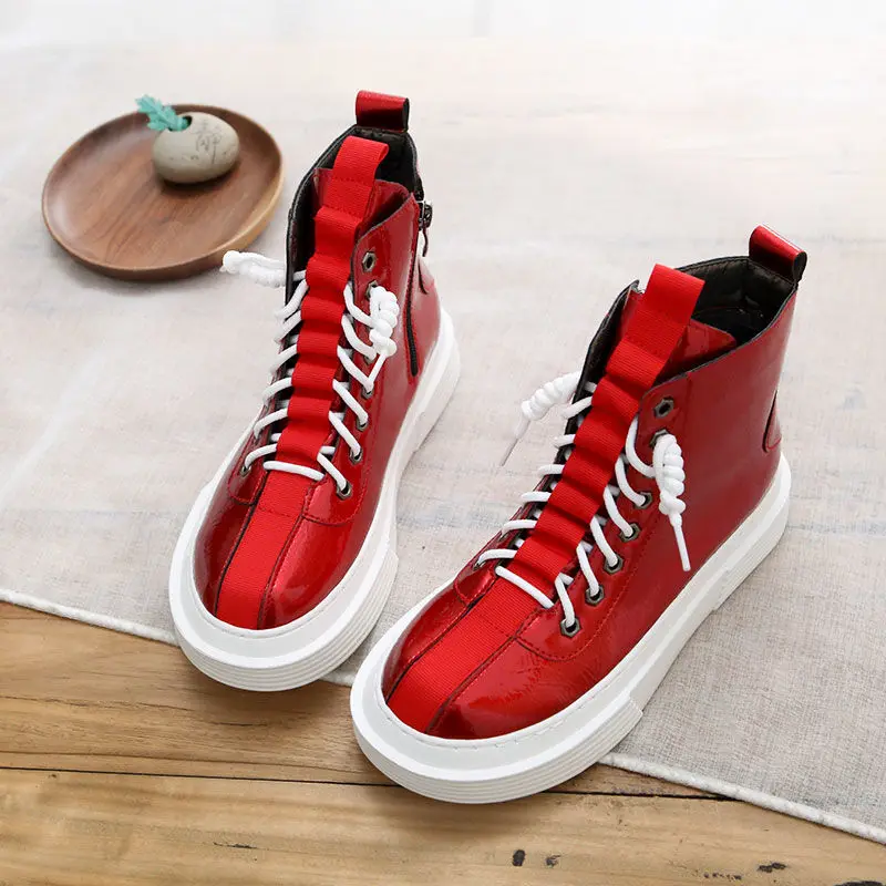 

Ботинки мартинсы женские на толстой подошве, дизайнерские короткие сапоги ручной работы, на платформе, с круглым носком, кожаная обувь с выс...