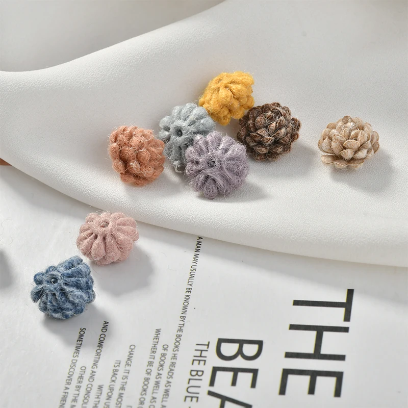 Осенне-зимние цветные меховые Многослойные маленькие серьги в форме цветка