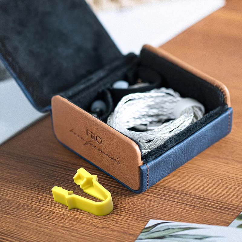 Динамические наушники вкладыши Fiio FD5 с покрытием из бериллия со сменными