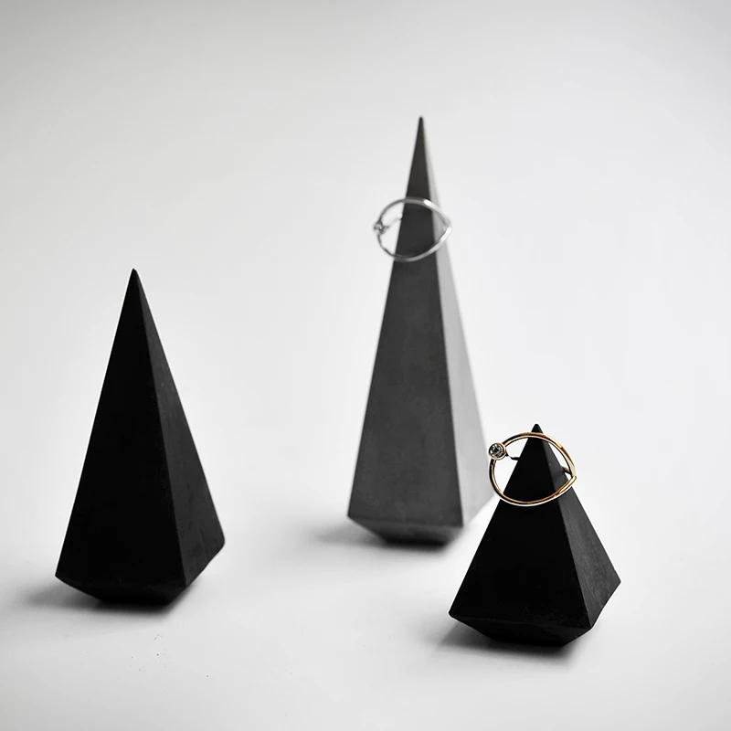 

Creative Plaster The Ring Holder Gypsum Molds Jewelry Display Rack Concrete Cone Pyramid Silicone Mold Home Decor Photo Props