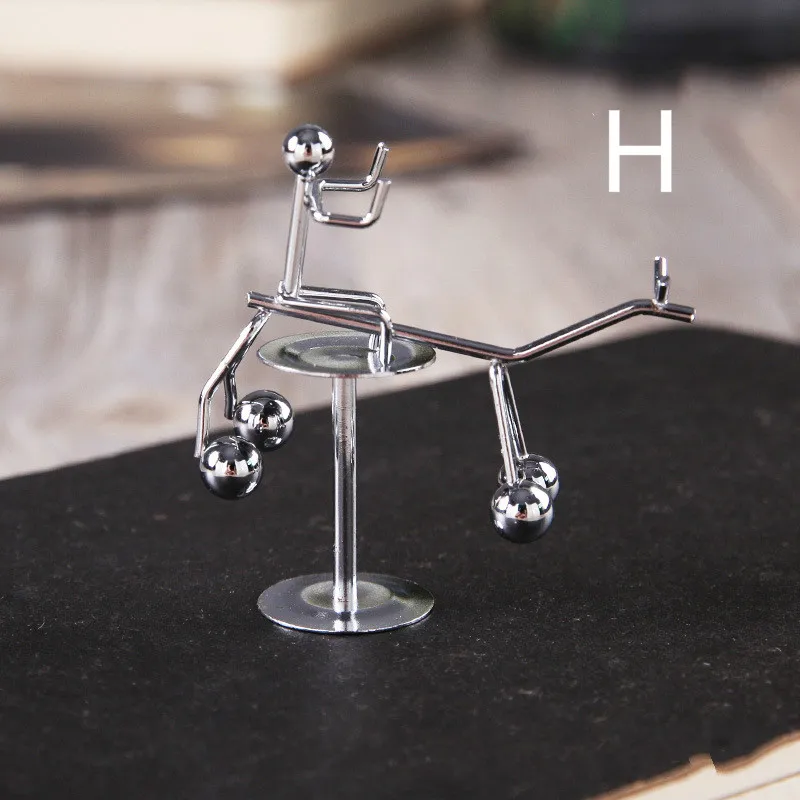 Mini riding Мини Баланс мужчины Железный человек мяч настольный декор маятник Колыбель вращающийся стакан ремесла Мода экзотические маленькие подарки игрушки домашний декор - Цвет: Mini riding