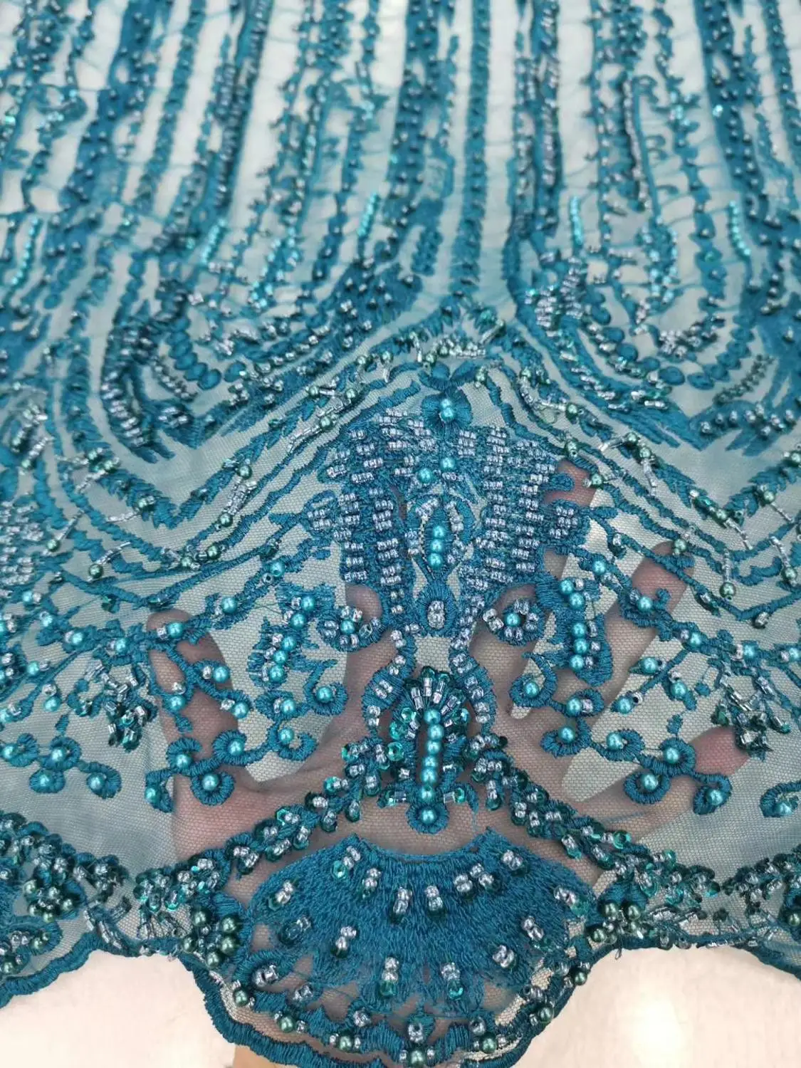 Тяжелая ручная работа зеленый цвет вышитая сетка кружевная ткань с 3D цветком